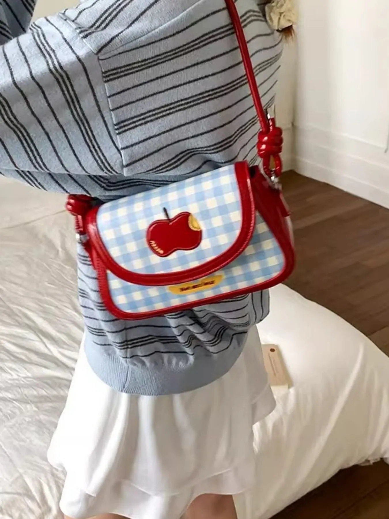 Apple Gingham Pattern Shoulder Bag - Red 1